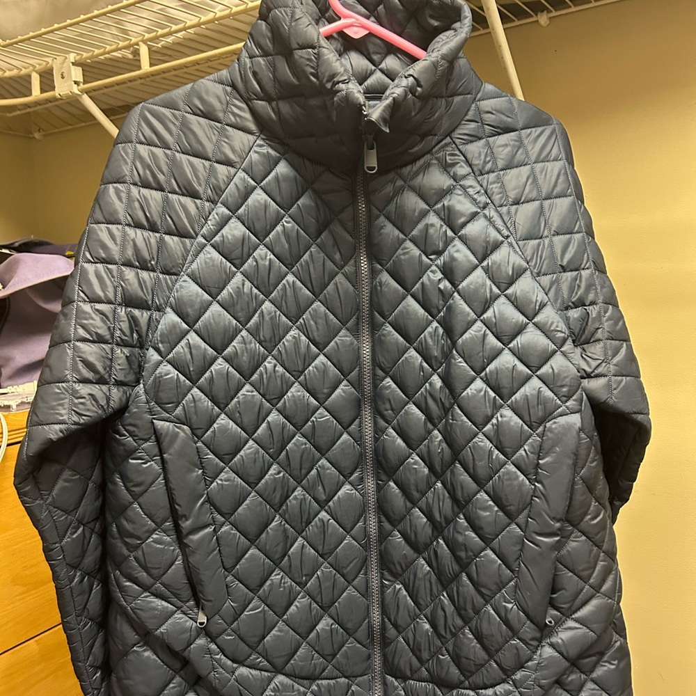 Athleta Women's Quilted Puffer Jacket - Dark Blue